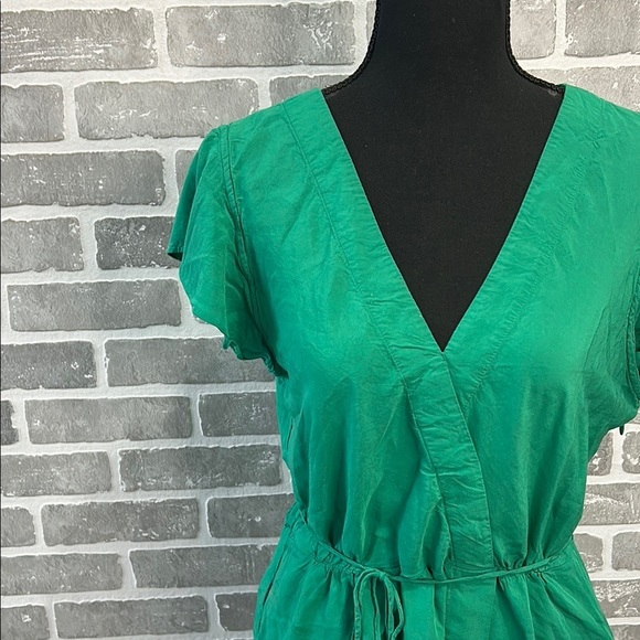 J. Crew Emerald Green Faux Wrap Peplum Blouse Size 10 Flutter Sleeve V-Neck - Picture 3 of 15